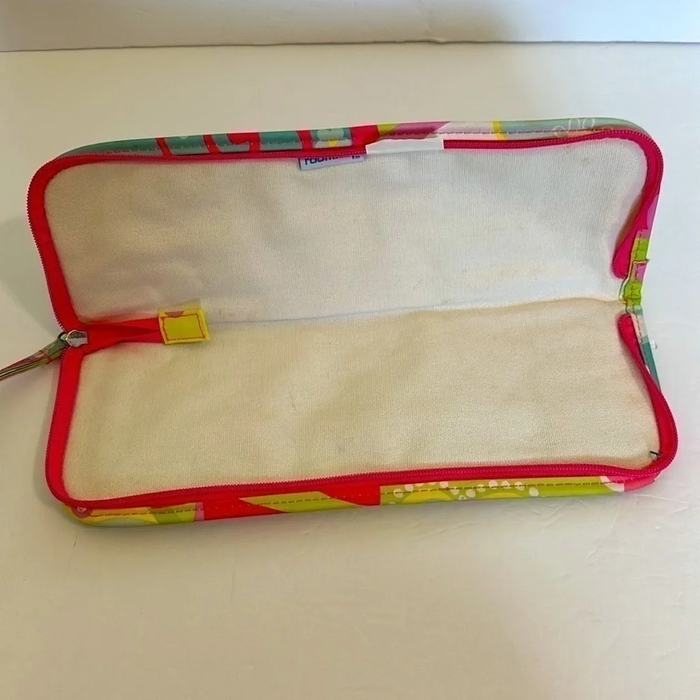 Room it up flat iron zip travel case in retro boom with front pocket w/ wristlet